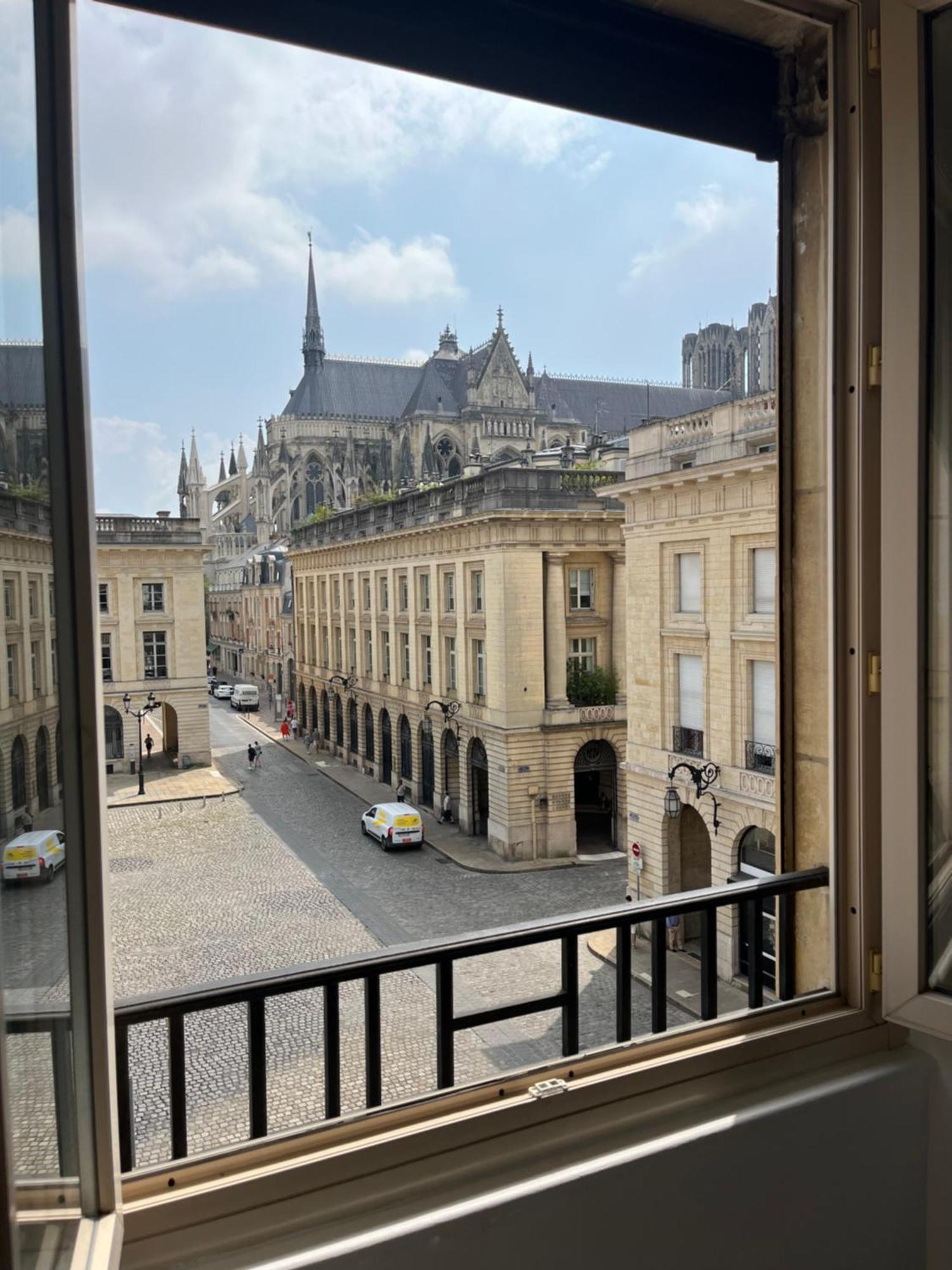 Royal Home, Hypercentre Reims Avec Vue Cathedrale Kültér fotó