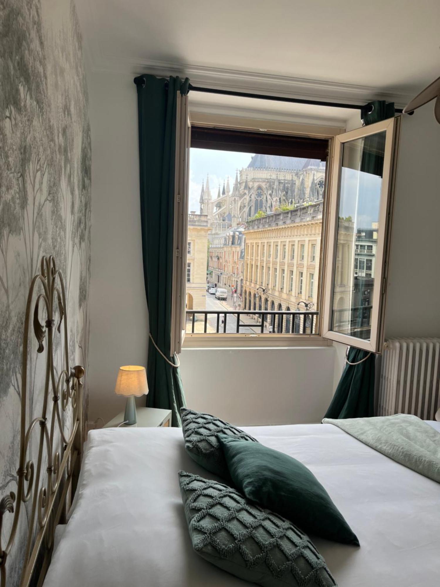 Royal Home, Hypercentre Reims Avec Vue Cathedrale Kültér fotó
